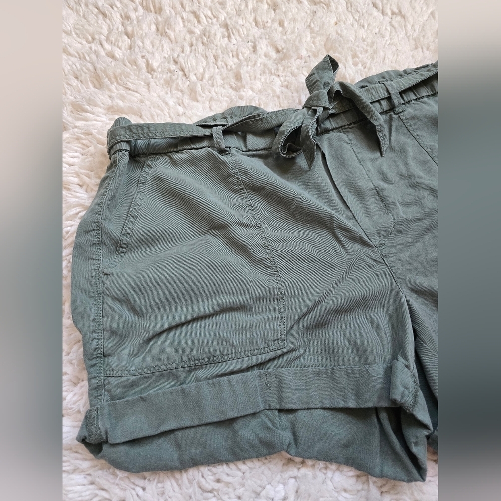 Aerie Women's Green Flowy Shorts - Picture 3 of 8